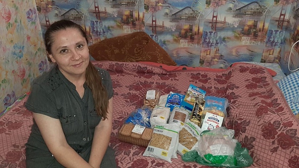 Завезли продукты Оксане в Калуге, одна воспитывает троих школьников