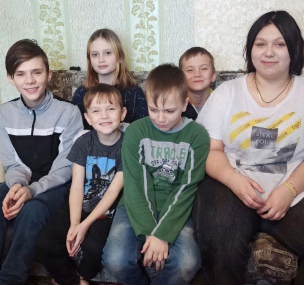 Дети Екатерины из Омской области получили подарки на Новый год