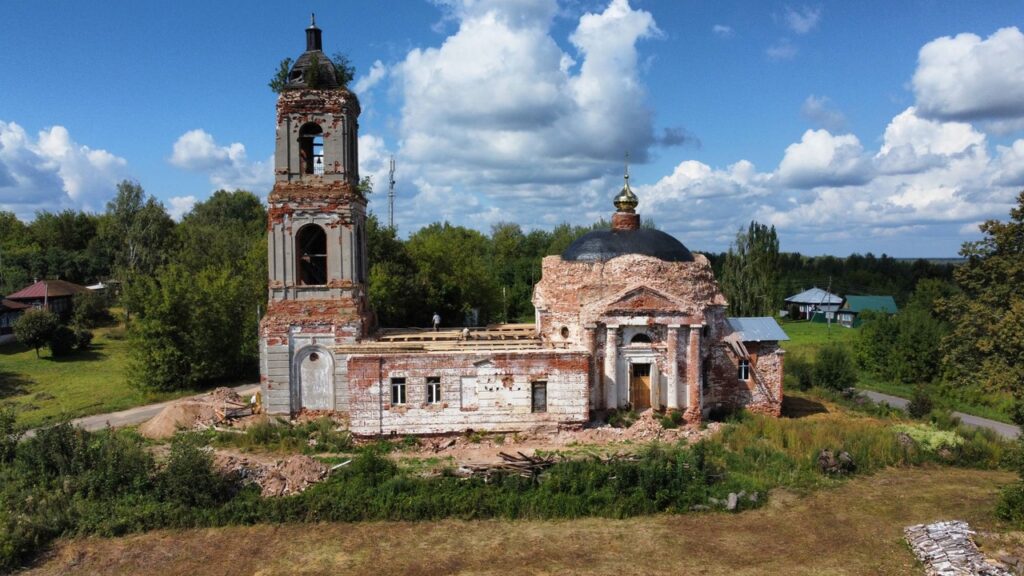 Сбор Средств на Восстановление Храма в Монаково: История Протоиерея Андрея Дяура